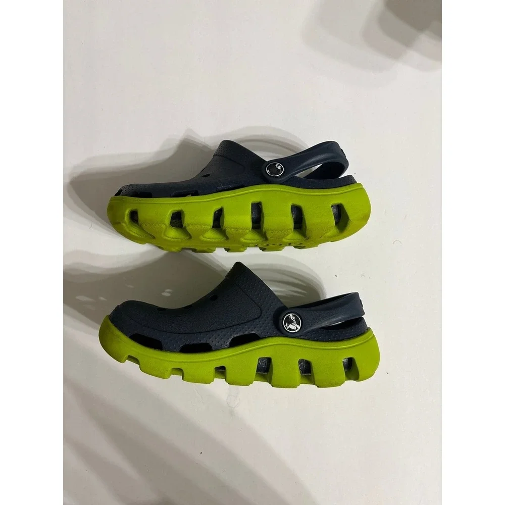 Crocs Unisex Duet Sport Clogs (size J2) Navy & Green